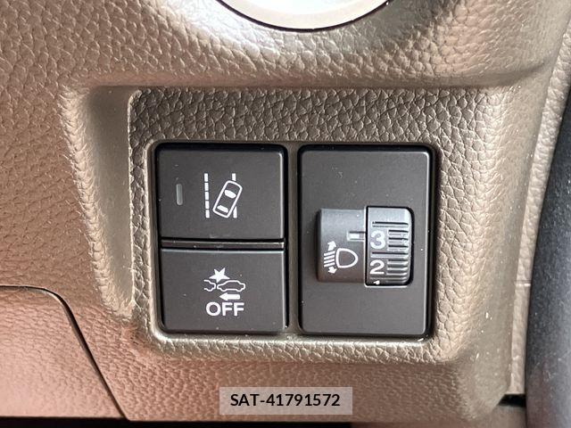 Honda N BOX 2023-06 8744460-24