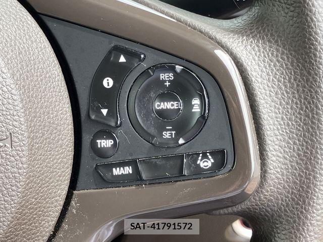 Honda N BOX 2023-06 8744460-26