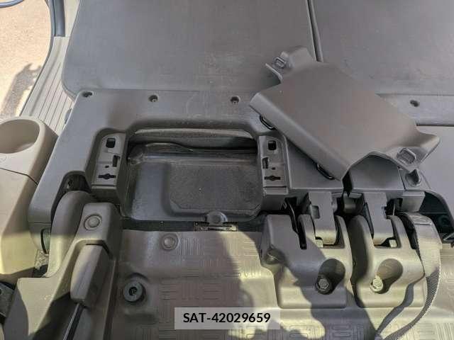 Honda N BOX 2019-06 8744521-10