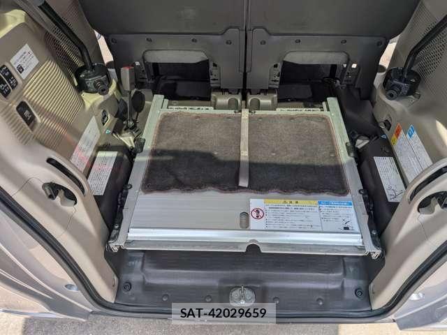 Honda N BOX 2019-06 8744521-23