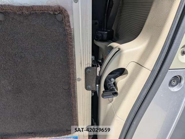 Honda N BOX 2019-06 8744521-3