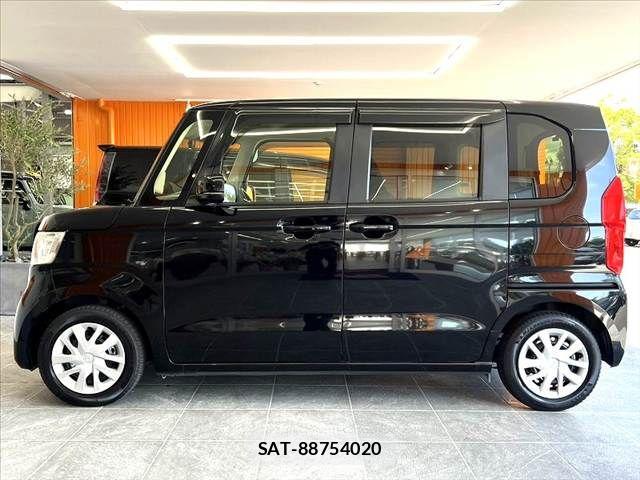 Honda N BOX 2018-04 8744496-10