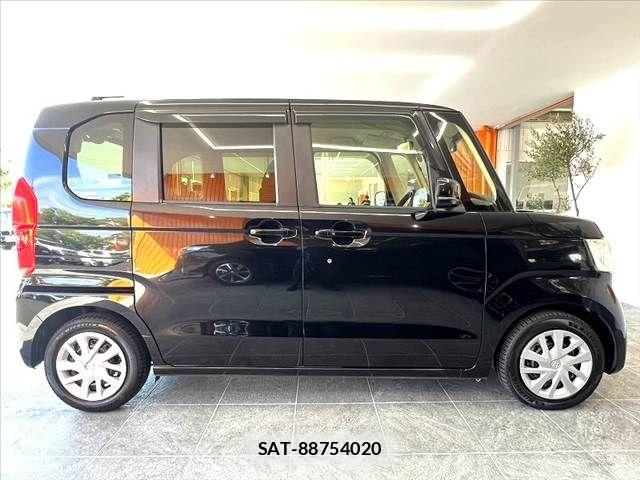 Honda N BOX 2018-04 8744496-11