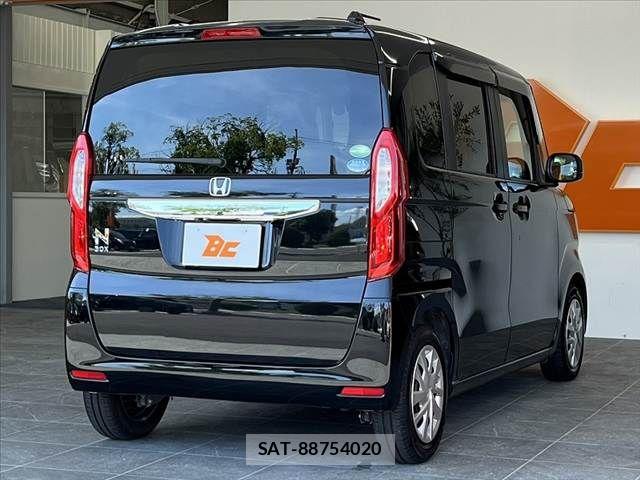 Honda N BOX 2018-04 8744496-14