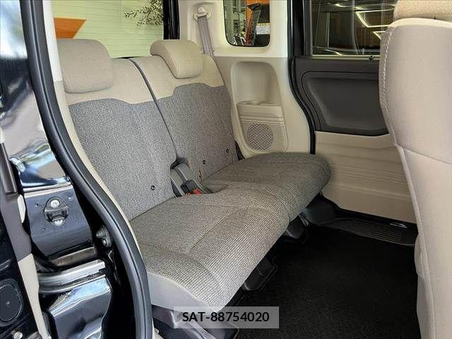 Honda N BOX 2018-04 8744496-17