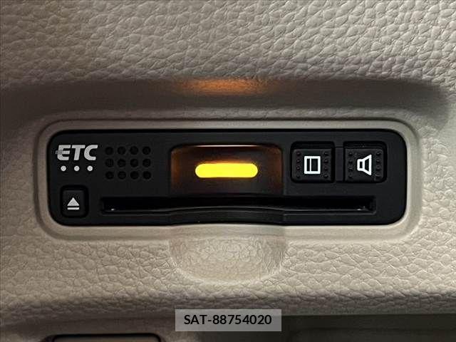 Honda N BOX 2018-04 8744496-23