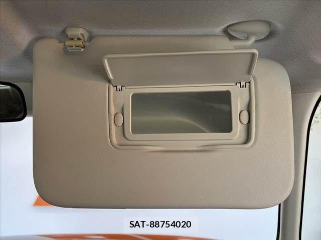 Honda N BOX 2018-04 8744496-24
