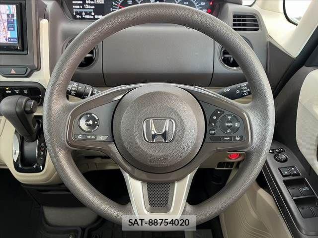 Honda N BOX 2018-04 8744496-25