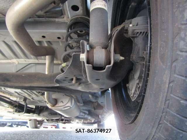 Honda N BOX 2023-05 8744426-18