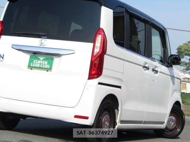 Honda N BOX 2023-05 8744426-28