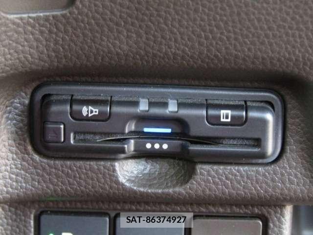 Honda N BOX 2023-05 8744426-5