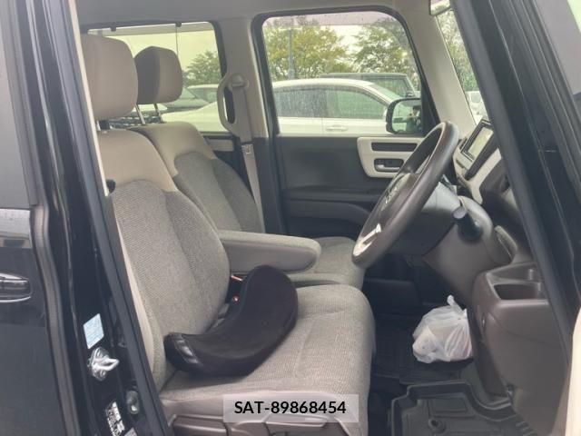 Honda N BOX 2023-08 8744463-9