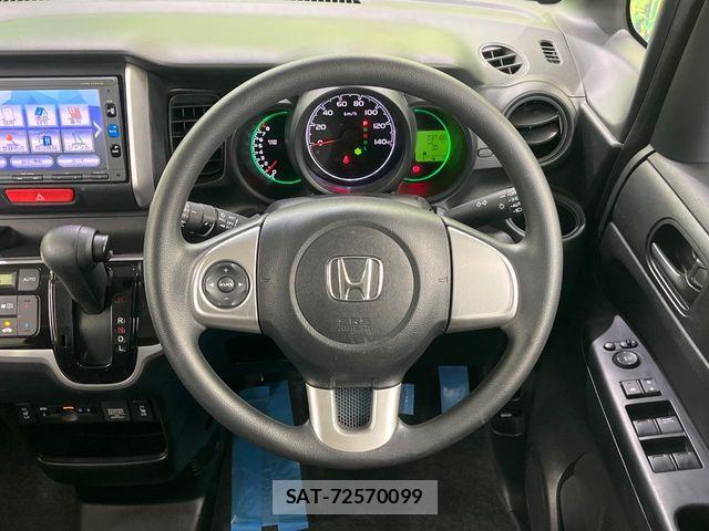 Honda N BOX 2017-06 8744485-10