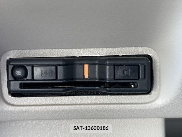 Honda N BOX 2024-05 8744481-9
