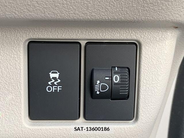 Honda N BOX 2024-05 8744481-12