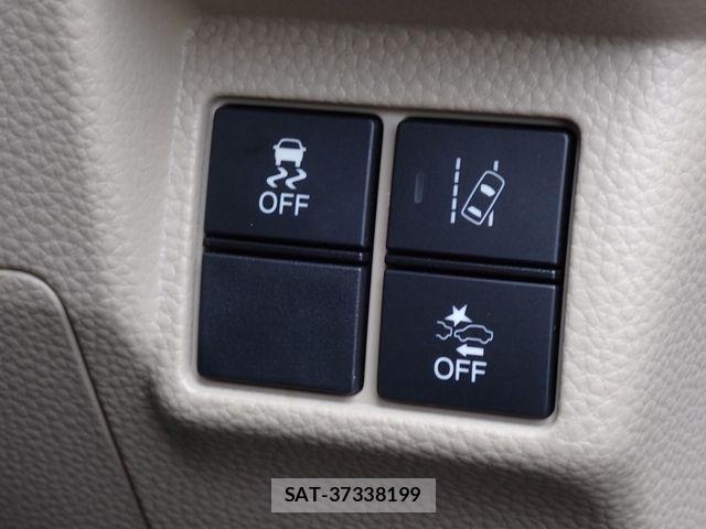 Honda N BOX 2019-03 8781227-11