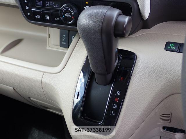 Honda N BOX 2019-03 8781227-14