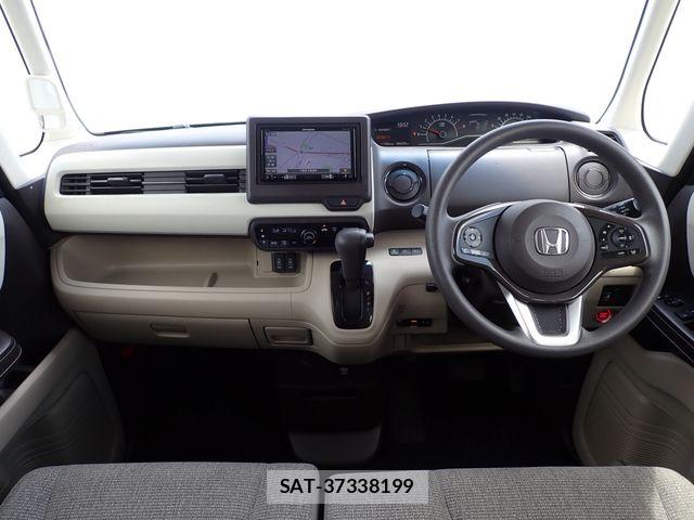 Honda N BOX 2019-03 8781227-1