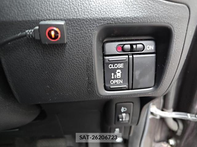 Honda N BOX 2016-03 8781238-16