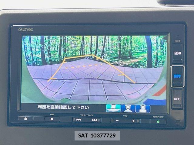 Honda N BOX 2023-03 8781202-3