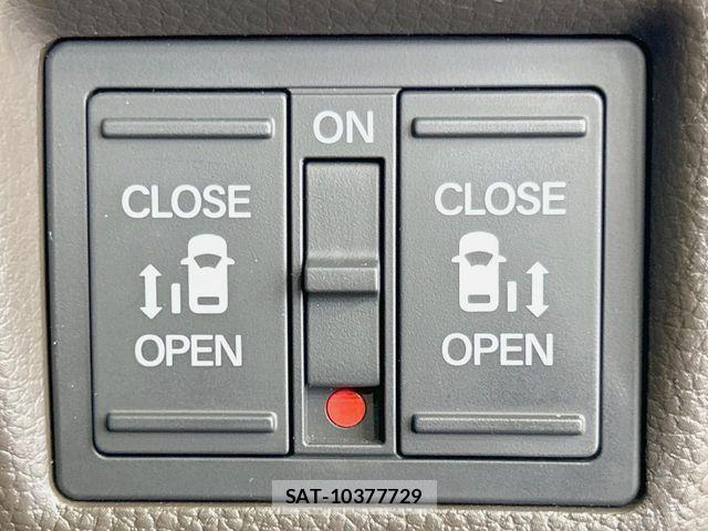 Honda N BOX 2023-03 8781202-4