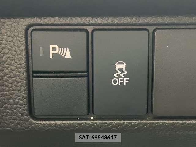 Honda N BOX 2023-12 8781199-7