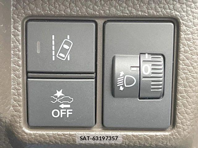 Honda N BOX 2023-03 8781201-4