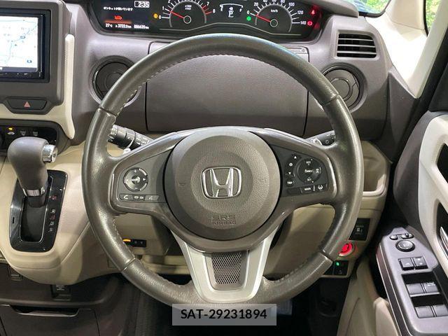 Honda N BOX 2020-03 8781226-11