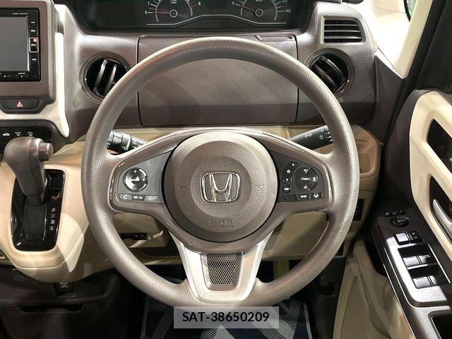 Honda N BOX 2019-02 8781235-13