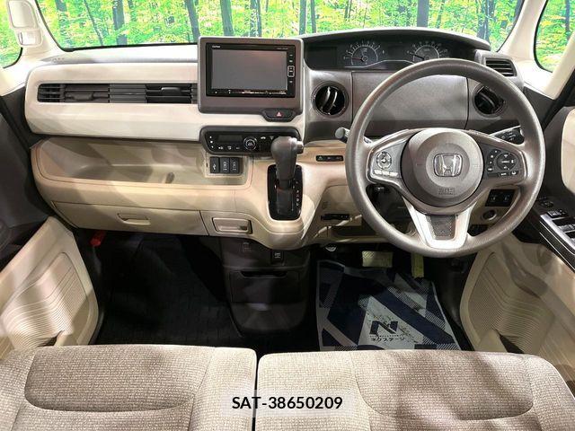 Honda N BOX 2019-02 8781235-1