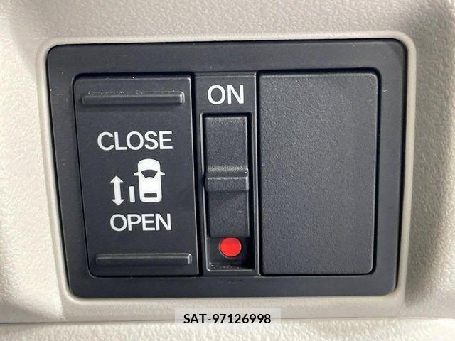 Honda N BOX 2025-06 8781198-7