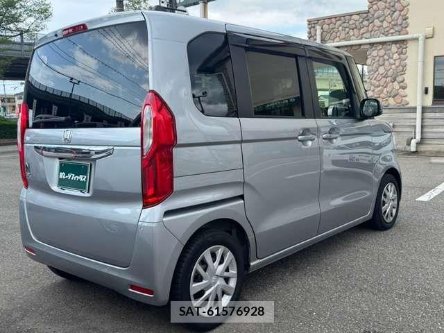 Honda N BOX 2022-03 8796812-9