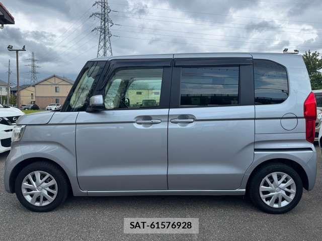 Honda N BOX 2022-03 8796812-12