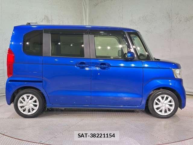 Honda N BOX 2019-11 8796822-3