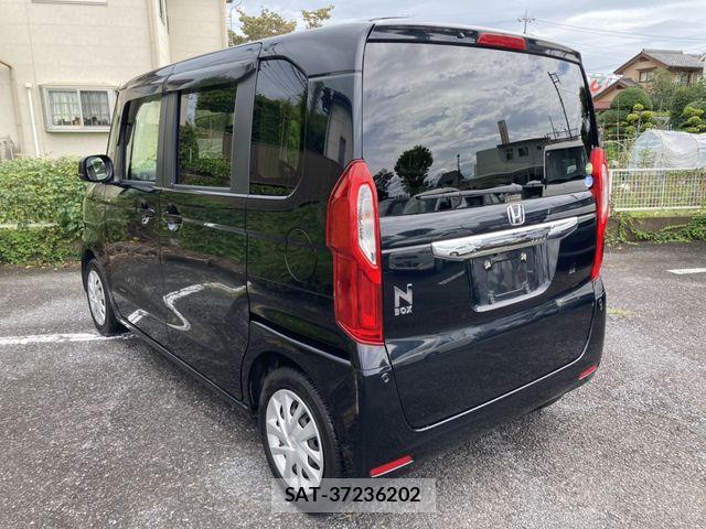 Honda N BOX 2019-08 8796828-5