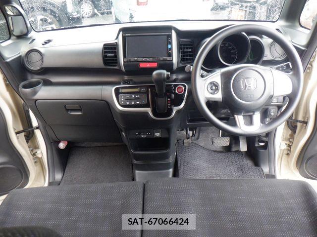 Honda N BOX 2016-05 8796825-12