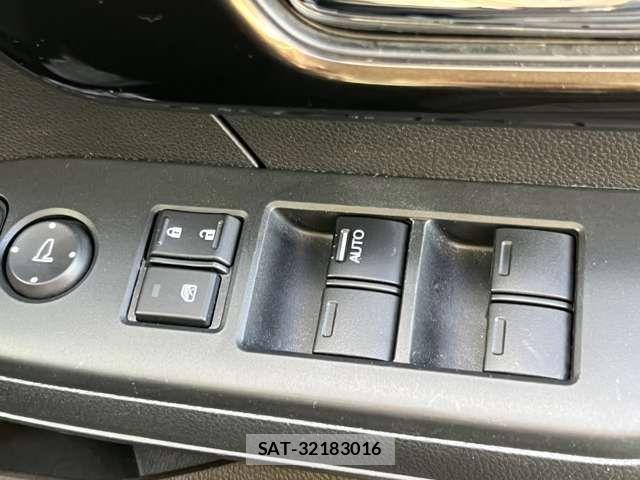 Honda N BOX 2021-04 8796818-17