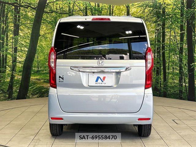 Honda N BOX 2017-08 8796824-15