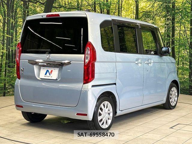 Honda N BOX 2017-08 8796824-17