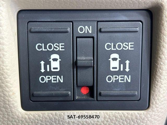 Honda N BOX 2017-08 8796824-5