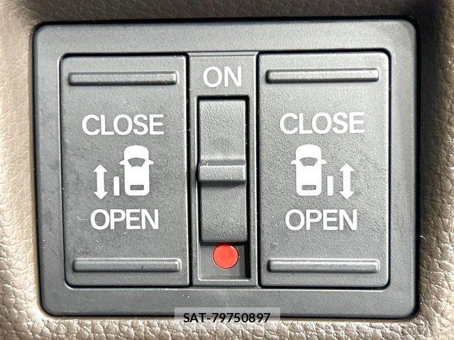 Honda N BOX 2023-01 8796798-4