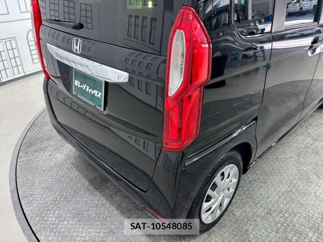 Honda N BOX 2022-06 8796806-7