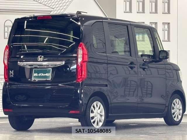 Honda N BOX 2022-06 8796806-8