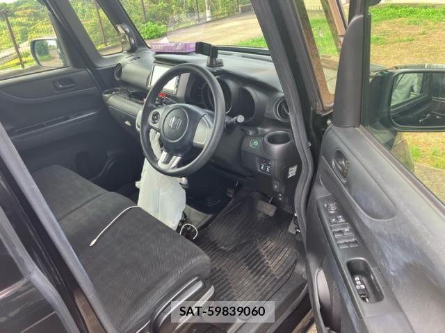 Honda N BOX 2016-02 8830651-11
