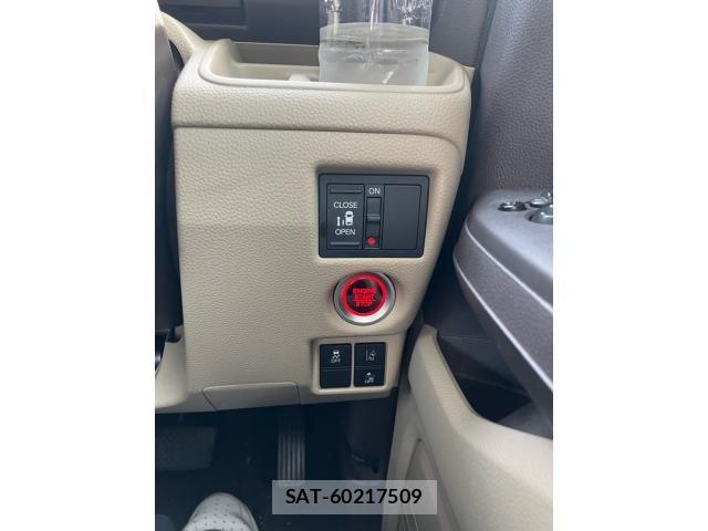 Honda N BOX 2017-12 8830643-18