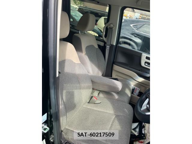 Honda N BOX 2017-12 8830643-21