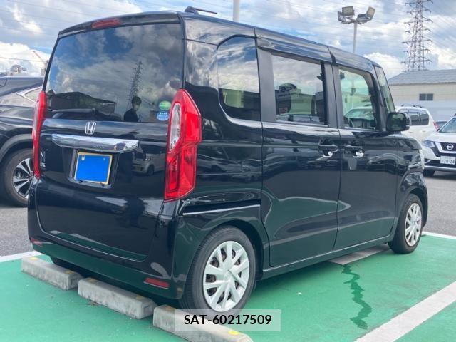 Honda N BOX 2017-12 8830643-3