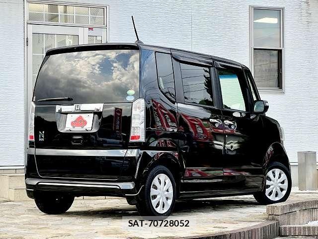 Honda N BOX 2016-03 8830624-2