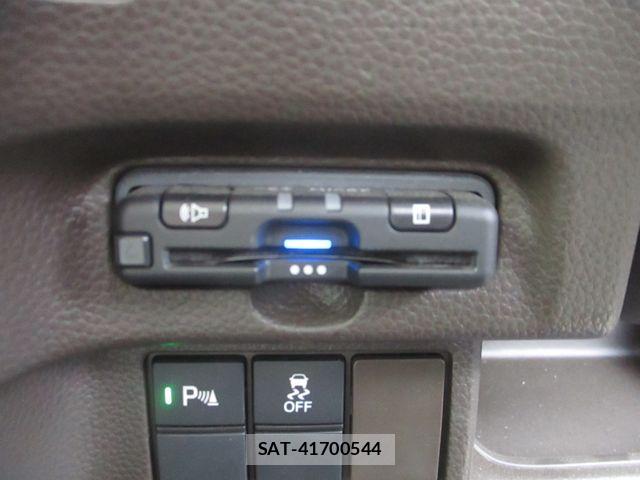 Honda N BOX 2022-11 8830623-11