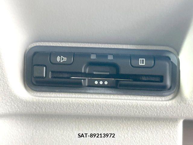 Honda N BOX 2023-11 8830586-6